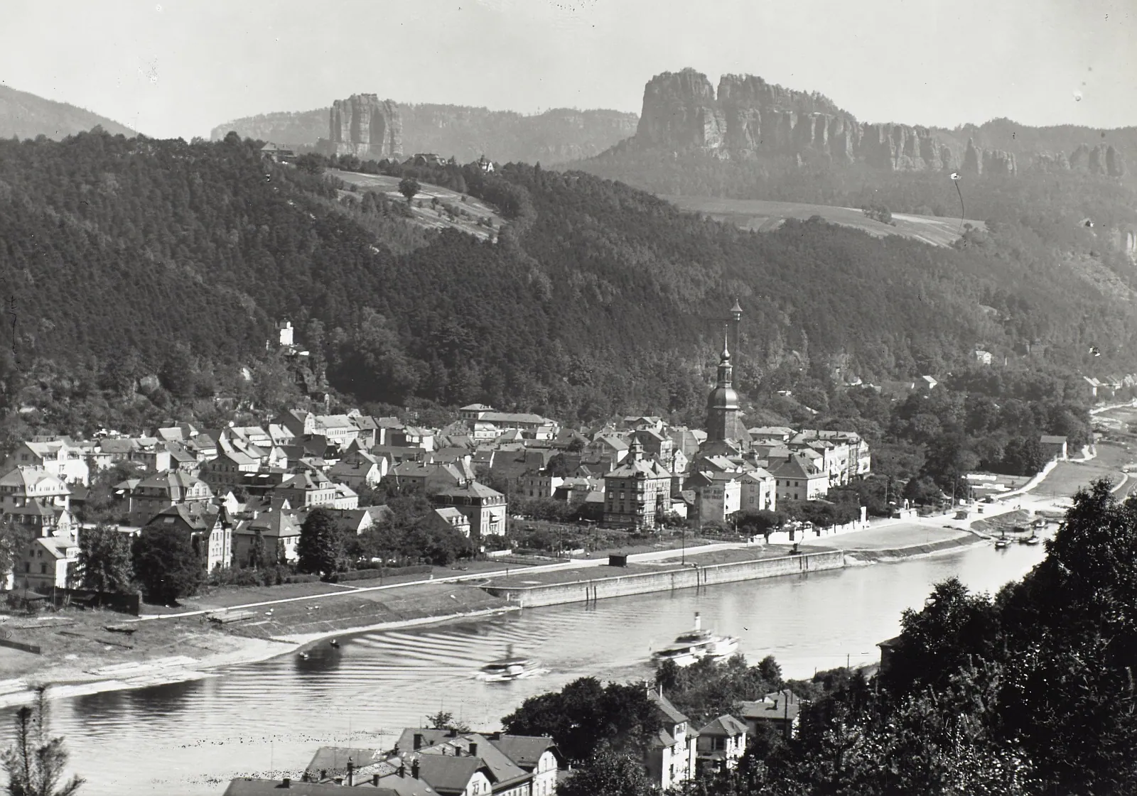 Historisches Panorama von Bad Schandau, vom Hang aus gesehen